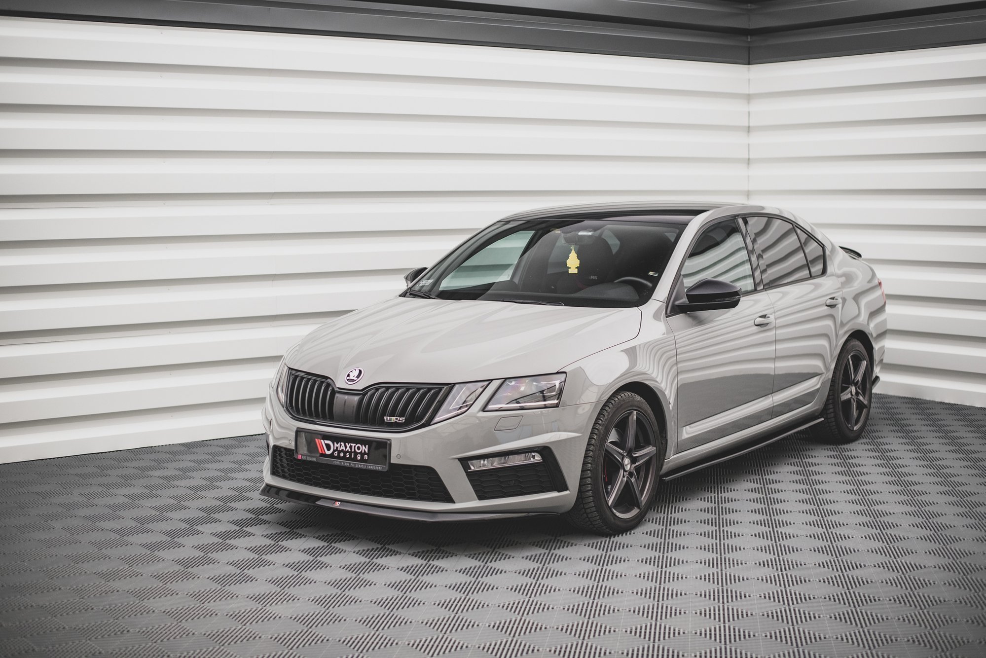 pol_po_front-splitter-v-1-skoda-octavia-rs-mk3-facelift-13118_5 Преден спойлер V.1 Skoda Octavia RS Mk3 Facelift - Image 1