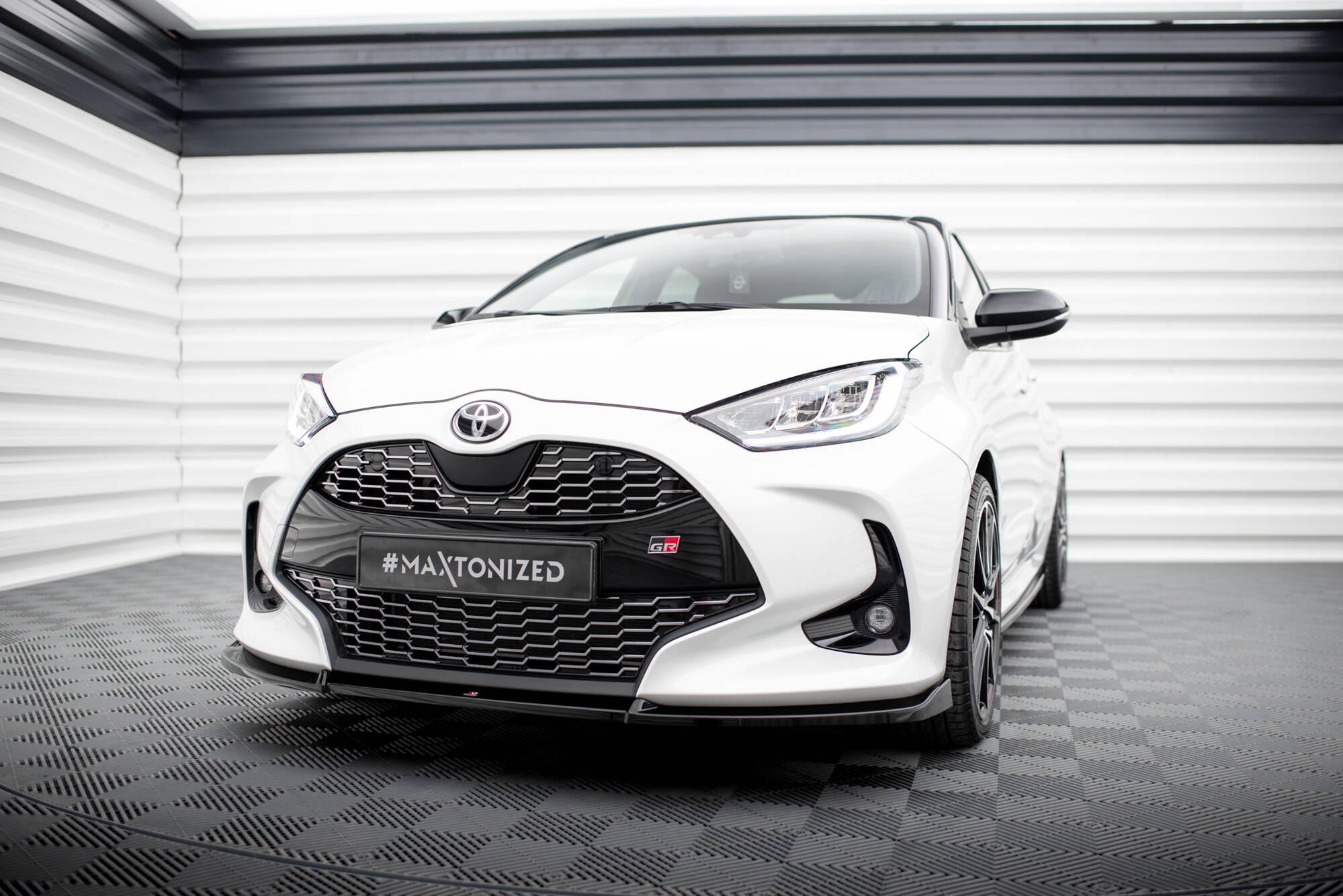 pol_po_front-splitter-v-3-toyota-yaris-mk4-16922_4 Преден спойлер V.3 Toyota Yaris Mk4 - Image 1