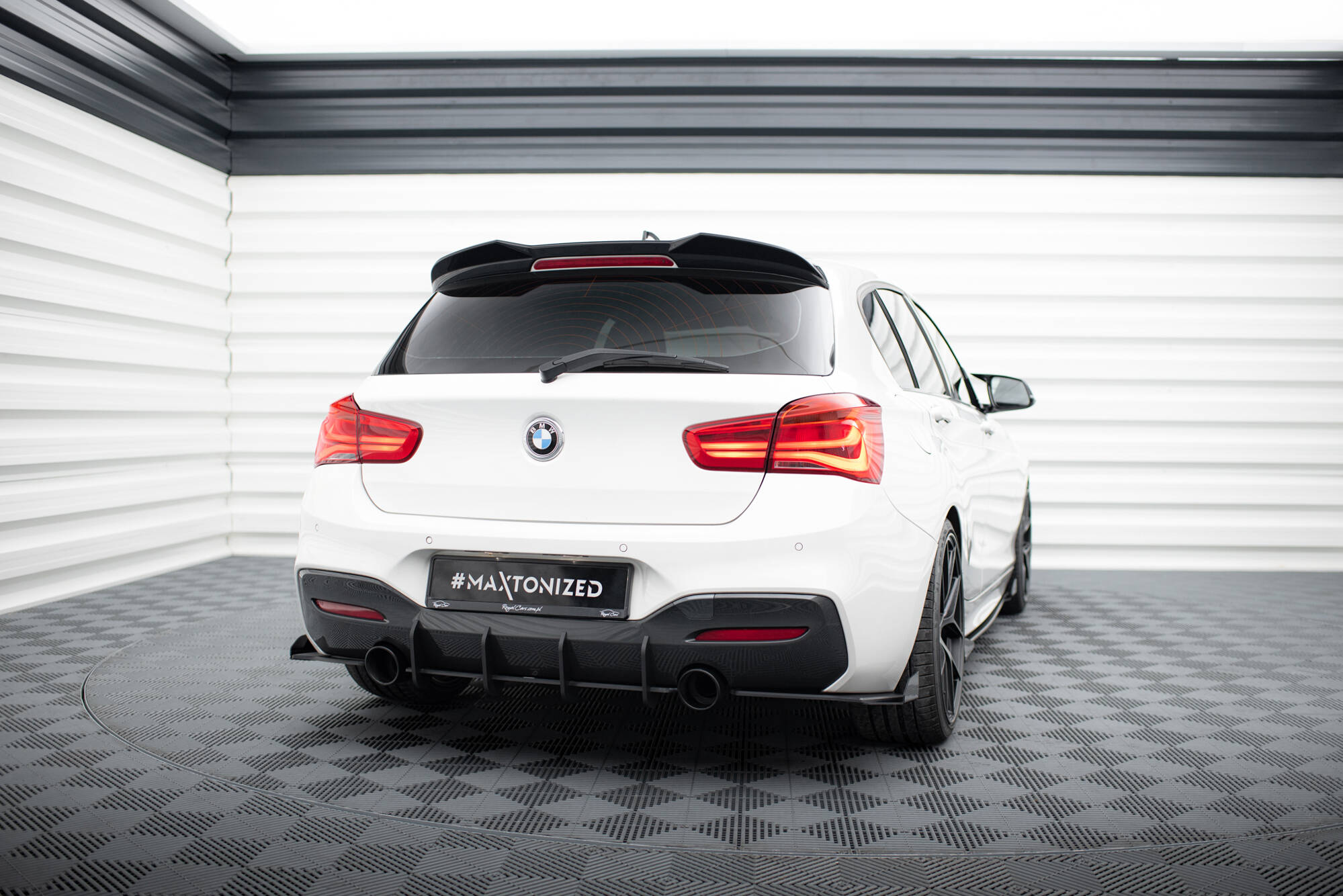 pol_po_rear-side-flaps-for-bmw-1-f20-m-pack-facelift-m140i-12190_4 Задни странични добавки за BMW 1 F20 M-Pack Facelift / M140i - Image 1