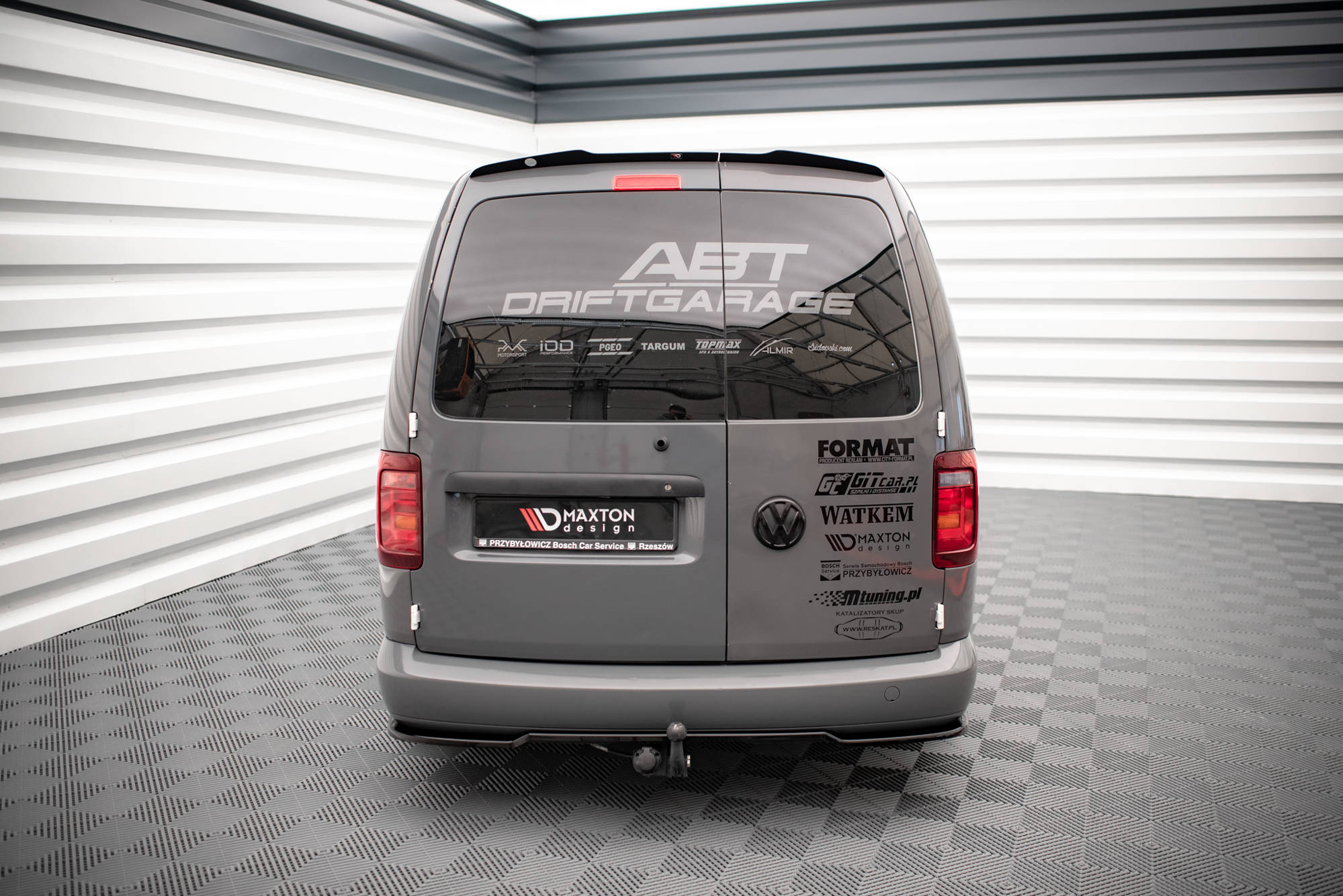 pol_po_rear-splitter-for-volkswagen-caddy-long-mk3-facelift-15173_3 Заден Сплитер за Volkswagen Caddy Long Mk3 Facelift - Image 1
