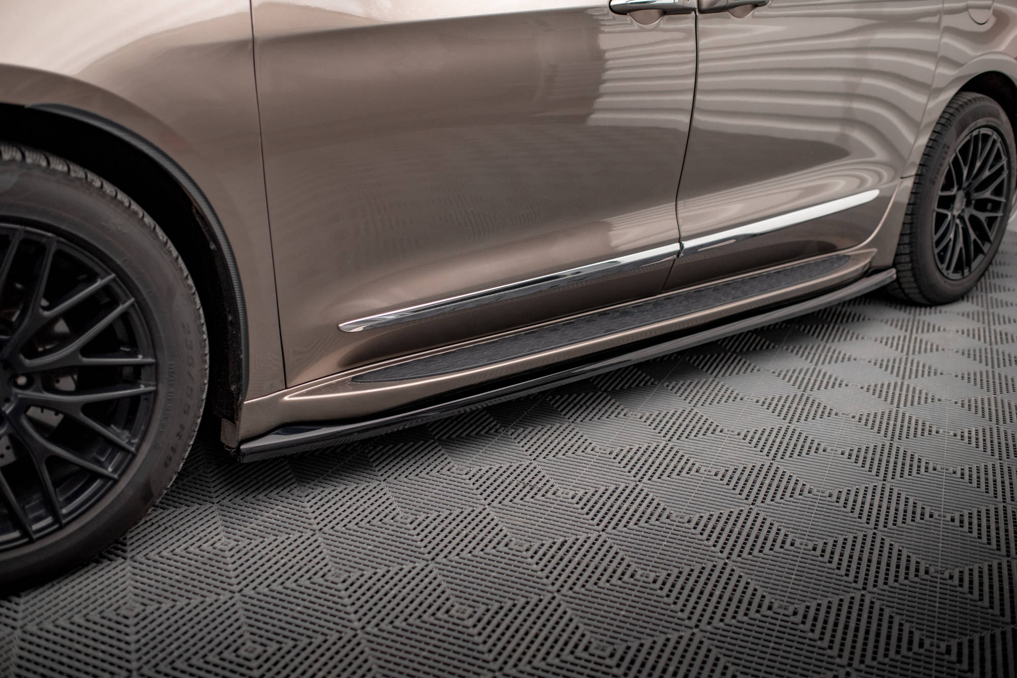 pol_po_side-skirts-diffusers-chrysler-pacifica-mk2-18645_3 Добавка за Прагове Chrysler Pacifica Mk2 - Image 1
