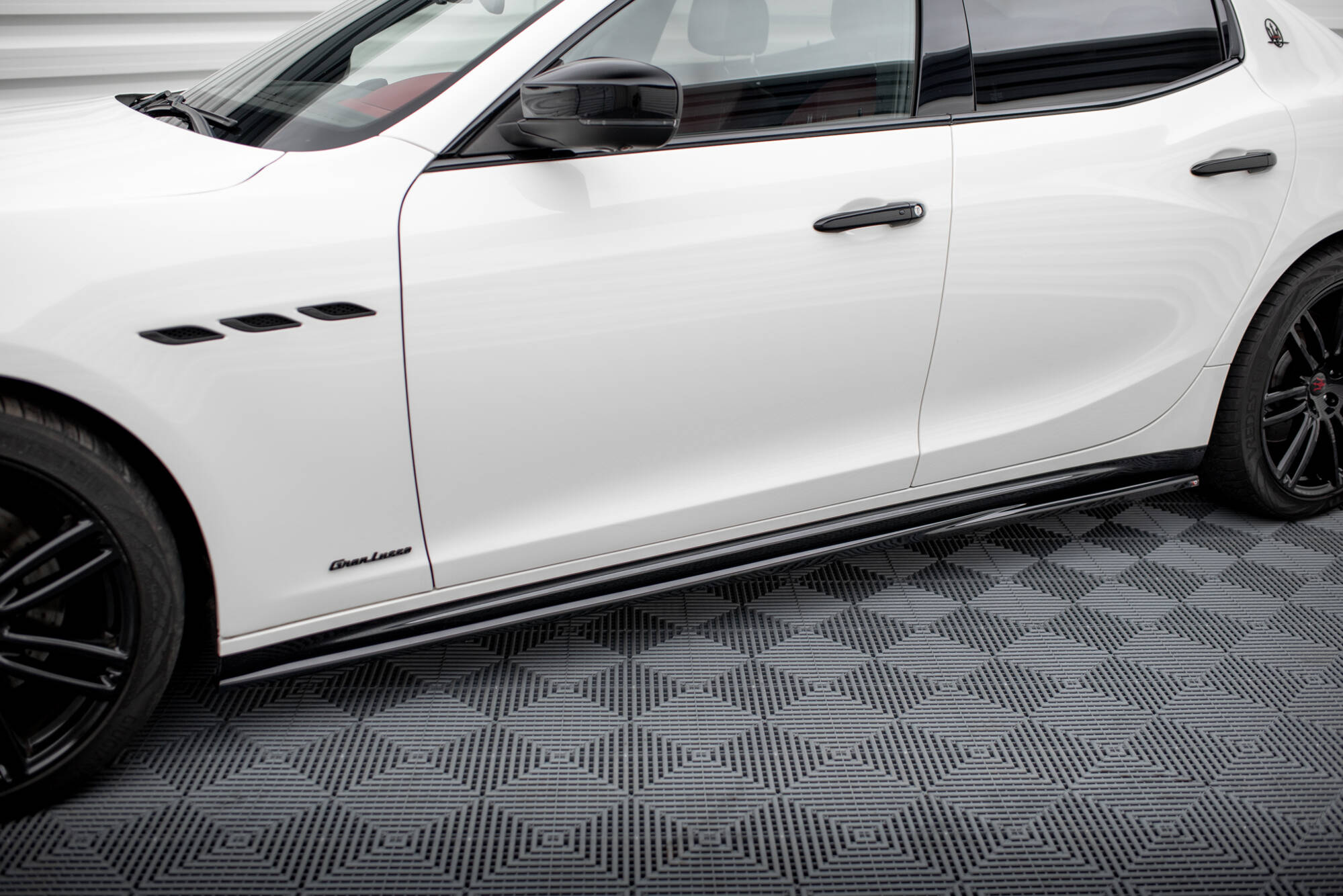 pol_po_side-skirts-diffusers-maserati-ghibli-mk3-facelift-19115_3 Странични прагове Дифузери Maserati Ghibli Mk3 Фейслифт - Image 1