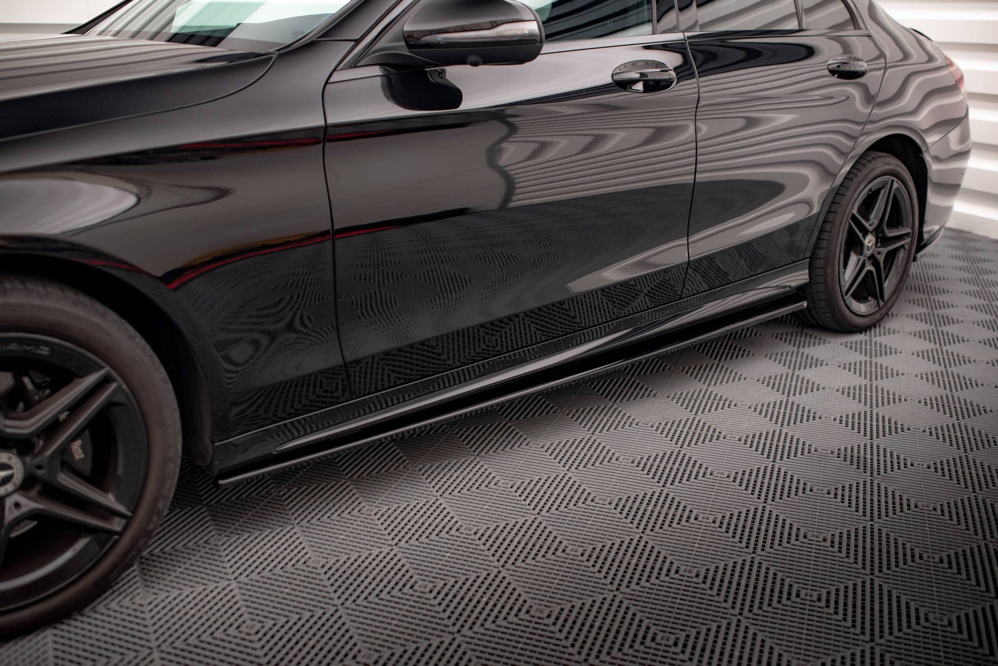 pol_po_side-skirts-diffusers-mercedes-benz-c43-c-amg-line-sedan-estate-w205-s205-facelift-17869_4 Добавка за прагове Mercedes-Benz C43 / C AMG-Line Sedan / Estate W205 / S205 Facelift - Image 1