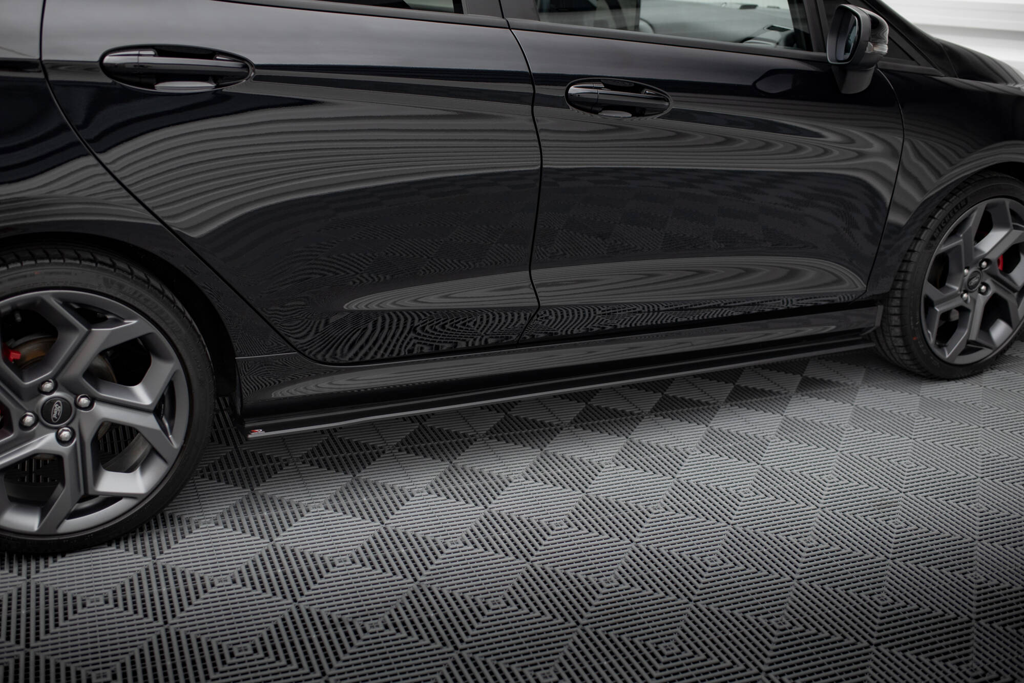 pol_po_street-pro-side-skirts-diffusers-ford-fiesta-st-st-line-mk8-10703_5 Street Pro Добавка за прагове Ford Fiesta ST / ST-Line Mk8 - Image 1