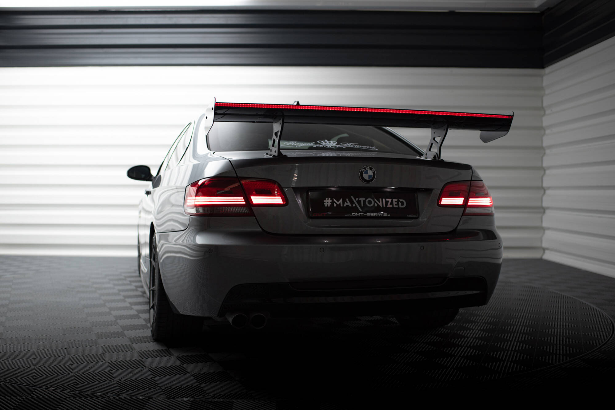 pol_po_carbon-spoiler-with-internal-brackets-uprights-led-bmw-3-m3-coupe-e92-21033_14 Карбон спойлер с вътрешни скоби, вертикални елементи + LED BMW 3 / M3 Coupe E92 - Image 1